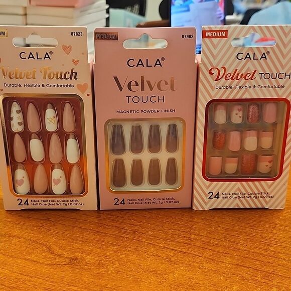 BUNDLE Cala Velvet Touch Couture Glue on Nails - New - Picture 1 of 4